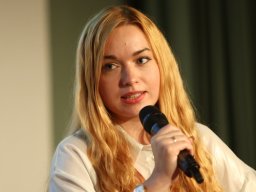 Laura3